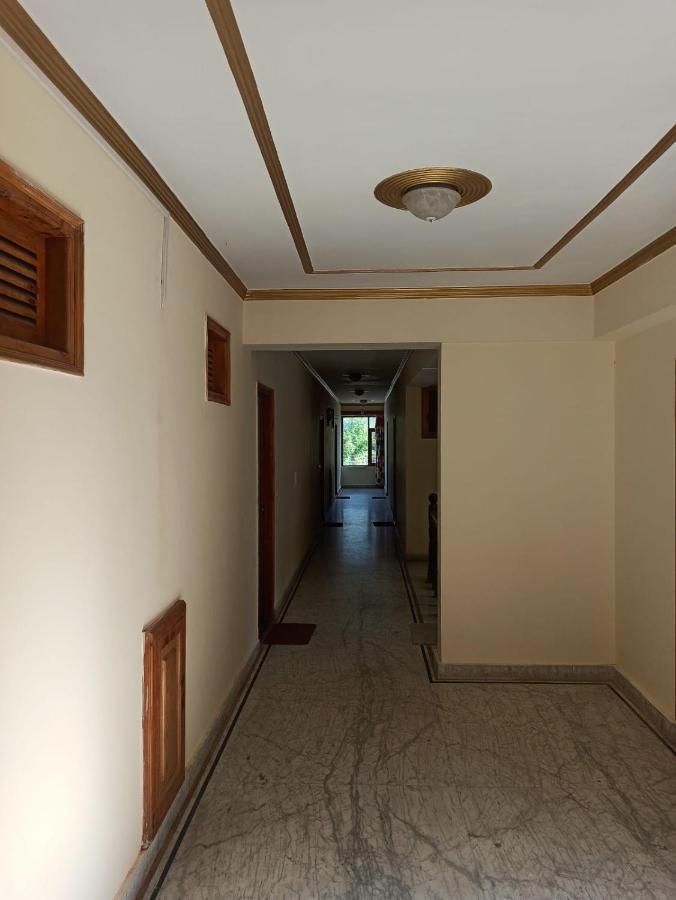 מנאלי Hotel Prini Inn מראה חיצוני תמונה