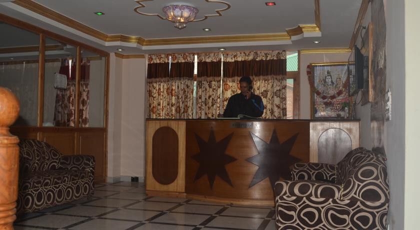 מנאלי Hotel Prini Inn מראה חיצוני תמונה